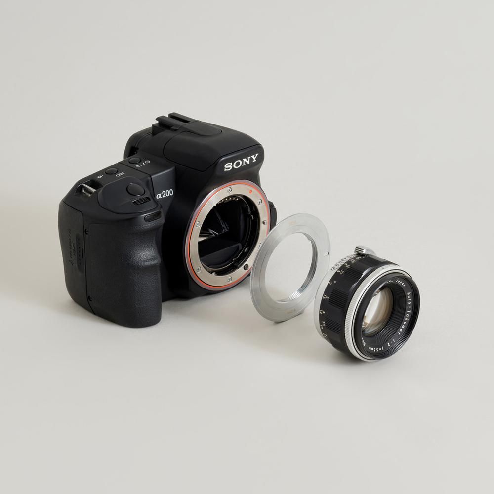 Urth Lens Mount Adapter Compatible with M42 Lens to Sony A (Minolta AF